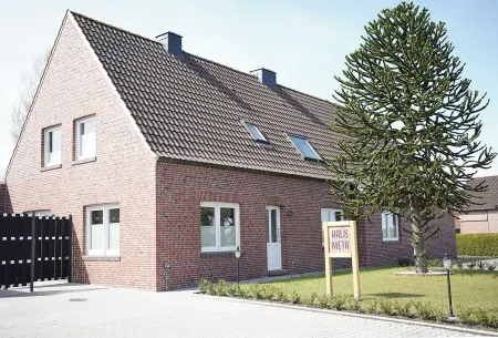 Vacation apartment with heated indoor pool and sauna - Haus Meta Whg. 2