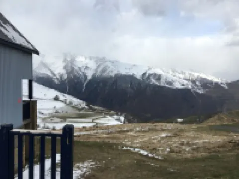 Beautiful Peyragudes studio with mountain views