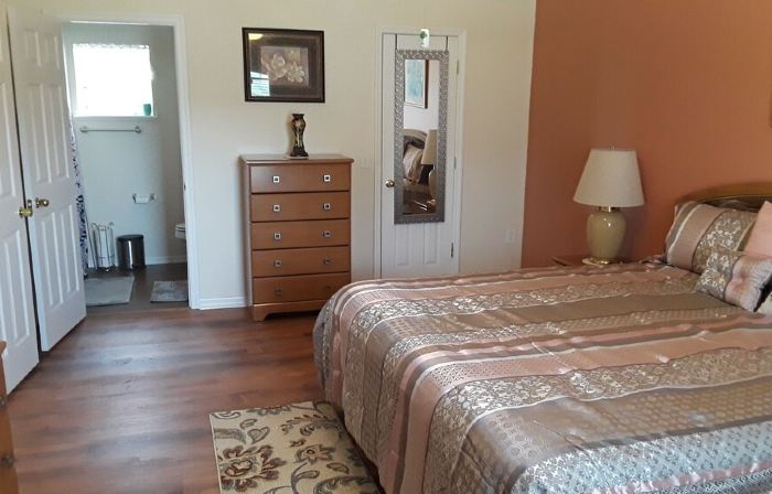 Beautiful 4 BR/2BA Private Pool Home Near Weeki Wachee Springs