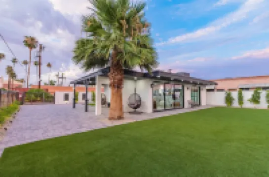 Your Downtown Chandler Oasis Awaits! Private Pool, Unbeatable Location, and More