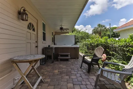 Cozy Cottage on the River Отели рядом с достопримечательностью «Lavender Fields Day Spa»