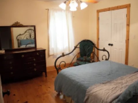 Cabin with beautiful mountain and valley views Hotels in Sequatchie County