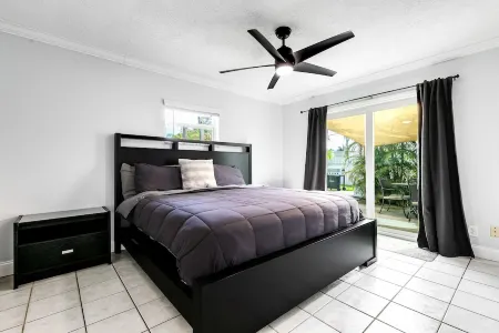 Pool Home W Beautiful Tiki Hut - 3 Bed 3 Bath. 1 Mile from Beach!