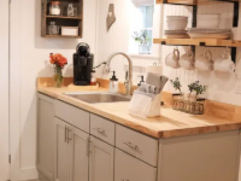 NEW MaineStay Cottage #3 Full Kitchen + Fireplace in Hampden/Bangor 漢普登酒店