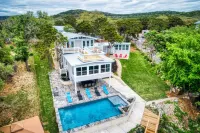 Medina Lake Getaway - Pool with Lakefront Views
