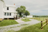 The Farmhouse At Oak Creek Farm