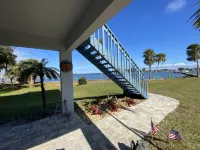 Waterfront Studio Apartment Hotel di Grant-Valkaria