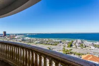 Spectacular Unobstructed 10th Floor Views - Free Beach Chairs and Umbrellas