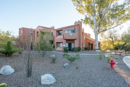 Pristine Condo with Resort Amenities