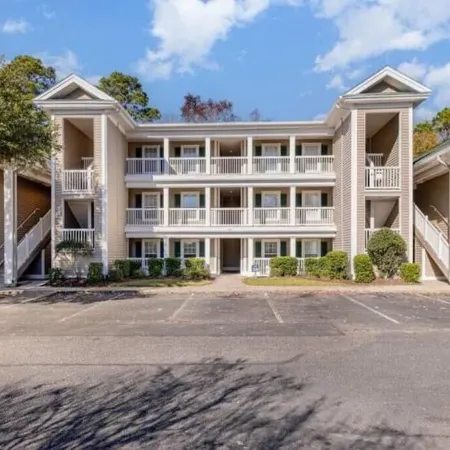 Newly Renovated 3bd/2ba condo located on True Blue Golf Club