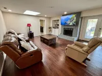 Spacious Oasis Retreat for Family & Work – Filled with Comfort - Fast Wi-Fi - 무료 와이파이