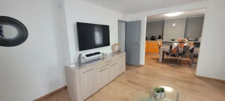 Aiscal - Appart Hotel 70m2 for 6 people - Arrival 24/24h digicode access Отели рядом с достопримечательностью «Calais Lighthouse»