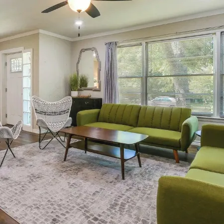 The Casino Cottage in Durant! Hotel Amenities, 2 Kings, 4mi to Casino, Sleeps 8