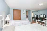 3 Adorable Old Fashioned Cottages In A Great Location ~ 3 Cottages At One Price!