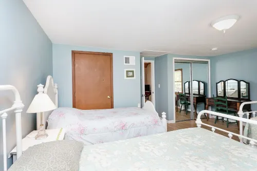 3 Adorable Old Fashioned Cottages In A Great Location ~ 3 Cottages At One Price!