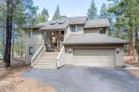 Steps to the SHARC, walk to the Village/Ft Rock, 3 BDR Suites/Hot Tub/Central AC