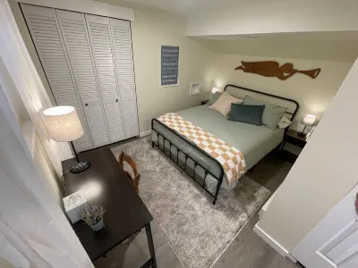 THE HIDEAWAY: Charming, 2-bedroom apartment near ski slopes & Wasatch Mountains.