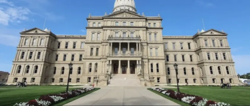 Charming and Cozy Lansing Loft Home