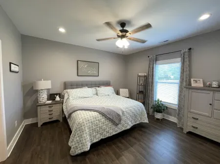 Early check in for Thursday night games! Discount available for repeat bookings! Отели рядом с достопримечательностью «Virginia Tech College of Liberal Arts and Human Sciences»