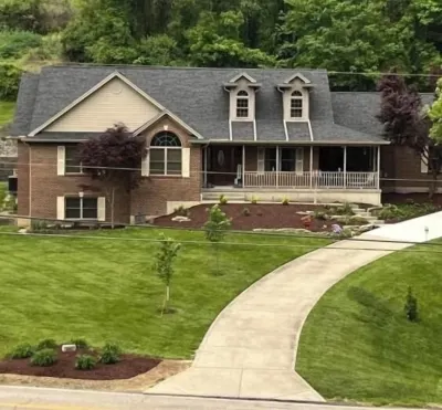 10 miles to Perfect North Ski Slopes! Sleeps 7+ air mattresses- up to 10