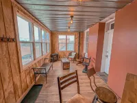 Close to Local Opera House - On the main drag