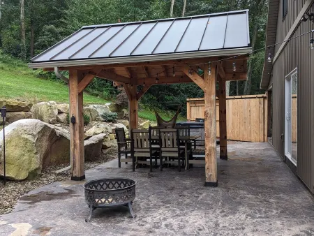 Vista Getaway - Secluded country cabin, with wrap around porch and patio