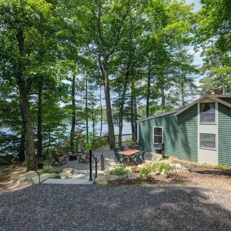 Cozy 100-year-old Maine camp, steps to Little Sebago Lake