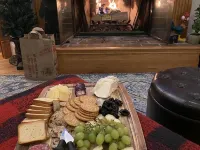 Gorgeous Mountain View in Manchester, Shopping, Dining, Spa. 5 min walk to town. Hotels in Manchester Center