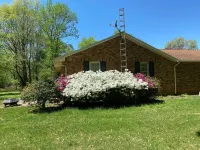 Your Private Country Escape 1/2 Mile from Rend Lake – A Hidden Gem!