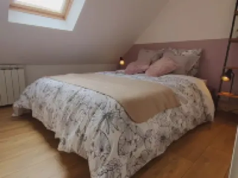 Charming Renovated Barn on the Outskirts of Sainte-Mère-Église 聖梅爾埃格利斯酒店