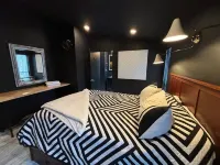 T&A Getaway - Berkeley Springs, WV - Stylish cozy private cabin - 2 BR