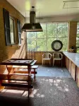 The Brady Bunch House: 6 Bedrooms / 4 Bathrooms / Game Room and Screened Porch!