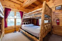 A+ Mountain Vistas ❃ Starlink ❃ Fire Pit ❃ Secluded ❃ 15 miles to National Park