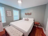 Charming 3-Bedroom 1.5 BTH Apartment Steps from Train to NYC in Lovely Montclair Hotels in Montclair