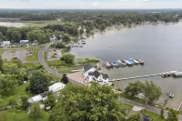Crystal Lakefront Luxury Condo – North Shore, Crystal, Michigan