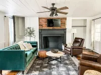 Historic Home by Dogwood Lake/Glendale Hotels in Daviess County