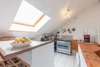 Chalet Blue Shutter, 50m des pistes, 10 personnes . Hotels in Montgenevre