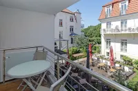 Pure beach life, less than 100m to the beach