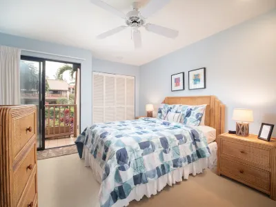 Maui Kamaole K206: Luxe Tropical Oasis with Mountain View Walk to Beach