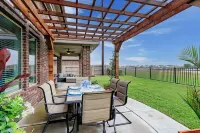 Elegant spacious home with water view. Prime location- Richmond, Katy, Houston, Rosenberg.