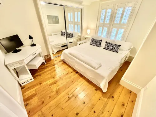 Luxury Dream Cottage - Hot Tub, 3 blocks from Pearl Street, and 5 outdoor patios