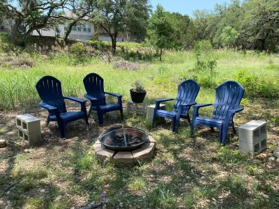 Relaxing Getaway in the Texas Hill Country - Sweet Ginger Cottage Hotels near Overlook Park