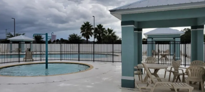 Home Paradise, Cozy guest suite in Ruskin POOLS HIGH SPEED WIFI BEACH MINUTES!!!