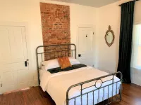 Vintage Modern Synthesis in the Heart of Winston-Salem Hotels in Forsyth County