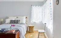 Stylish, and Relaxing in a Charming Neighbourhood with a Secluded Local Beach. Hôtels à proximité de : James H. Nance Park