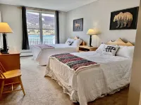 Mountain & sunset views from balcony! Heated pool/spas, walk to lifts & village!