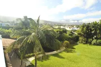 Vacation home in a paradisiacal garden with pool all to yourself Hotel dekat Parque Infantil San Juan Bosco