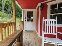 1 BR/1BR Lofted Cabin West Virginia Hatfield McCoy ATV Trails