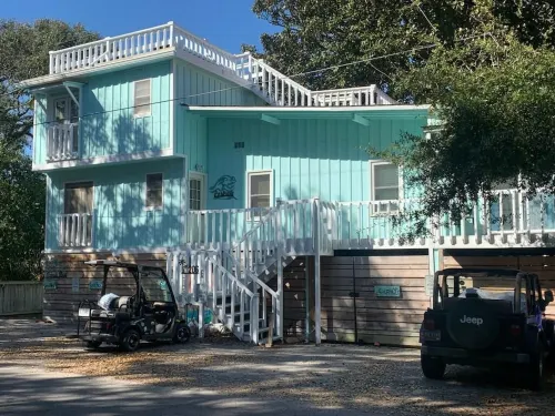 Walk to the beach, restaurants, bars and shopping.  Park the car and enjoy Folly Hotels in Folly Beach