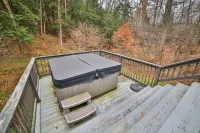 Hungry Hollow Hideaway - escape to this modern cabin on 15 acres